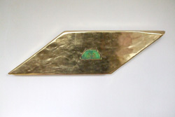 Goldobjekt: Raute Serie "Gärtner aus Liebe", 40 x 15 x 5 cm, Treibholz, 22 Karat Gold, Ölmalerei